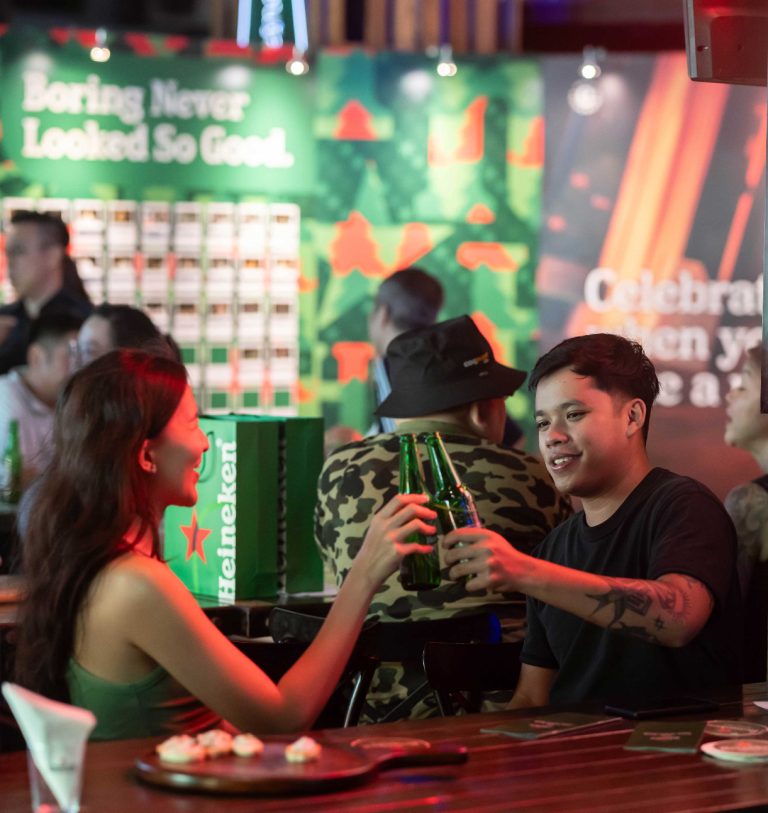 Heineken ®  让佳节重现真诚相聚，特制独家限量奖品你一定很想要