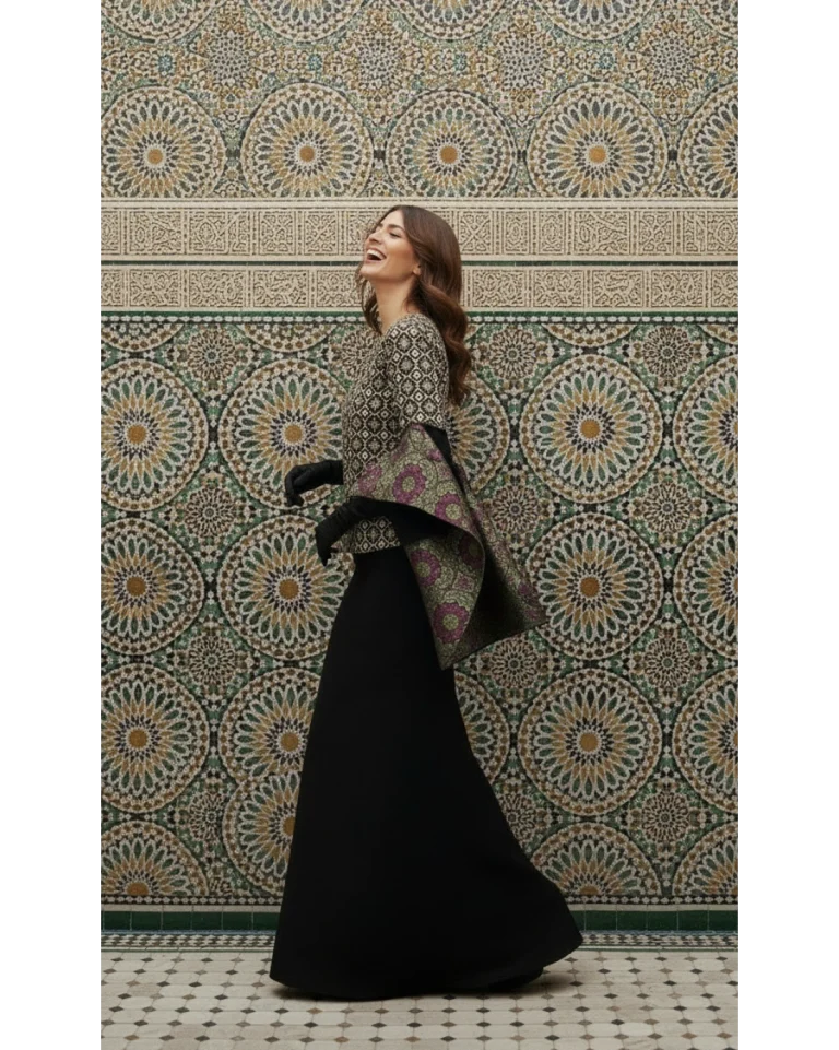 ARLINA AYOU The Curve 开幕：以Batik、Songket与500小时手工展现马来西亚纺织工艺