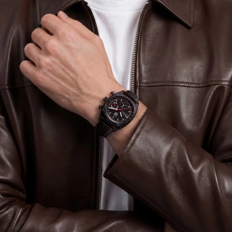 TAG Heuer Monza 50周年回归：锻造碳纤维表壳配飞返计时